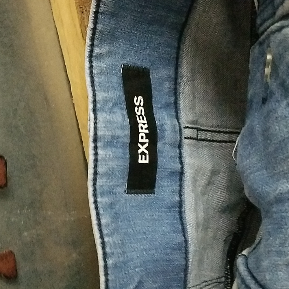 Express super high rise shorts - Picture 2 of 4